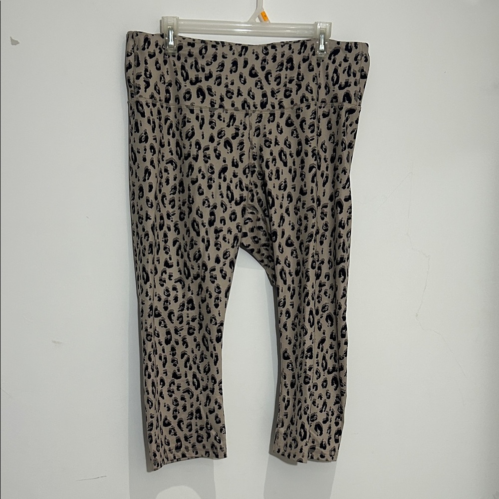 ⭐️ Leopard Print cropped Leggings